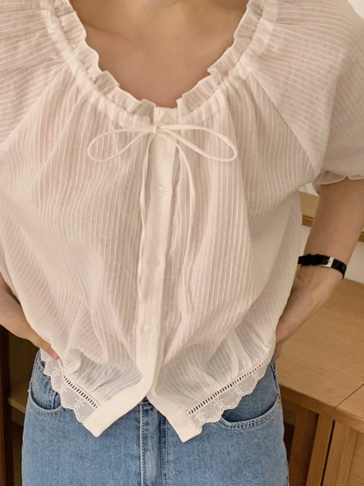 Chic Lace Shirt Women\'s Short Korean Style Shoulder Insert Sleeves White Slimming Top V-Neck Long Sleeve Commute Fashion