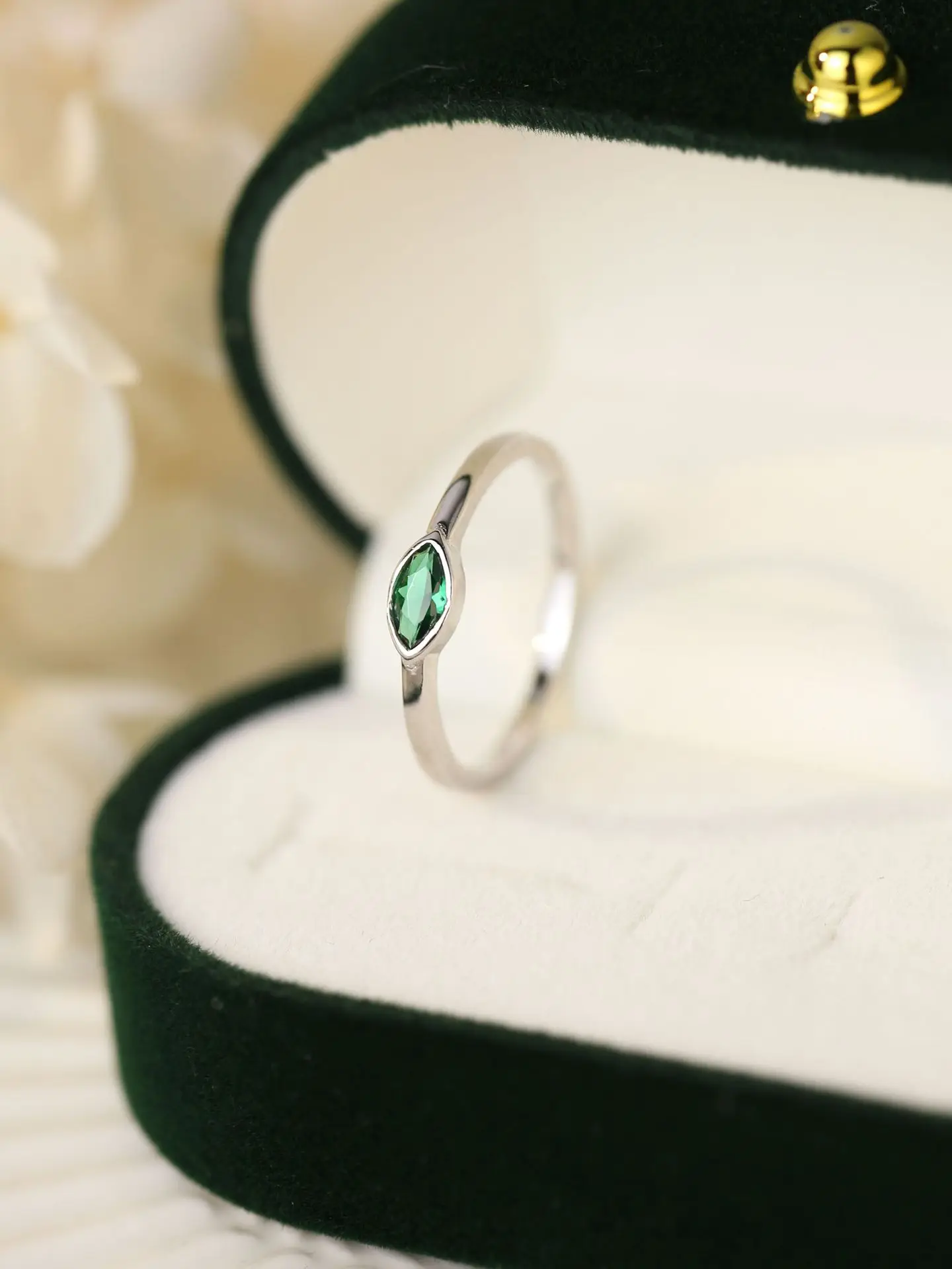 2023 New Hot Selling 100% S925 Sterling Silver Simple Green Gem Horse Eye Ring High Quality Light Luxury Ring for Women