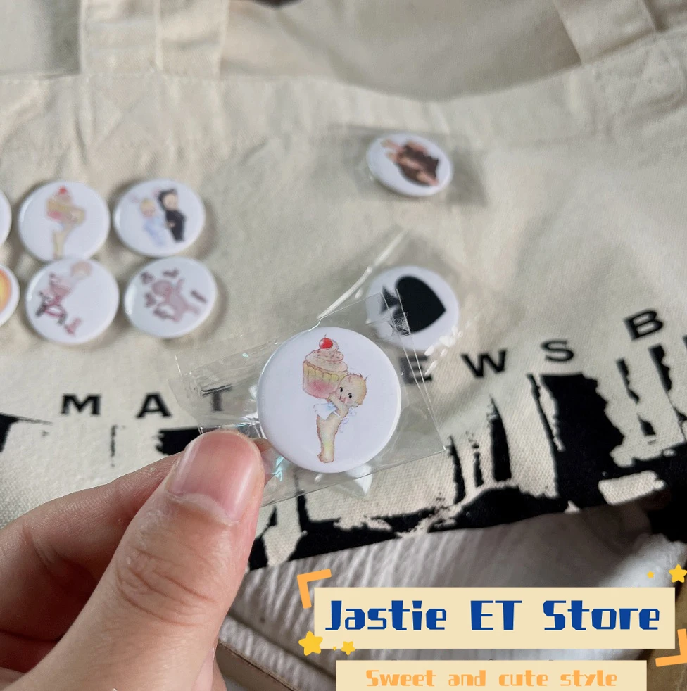 Lovely Print Round Brooch Women Random 8pcs/bag Bear Angle Dome Cabochon Lapel Pins Badges Cute Brooches Sweet Medal Y2K