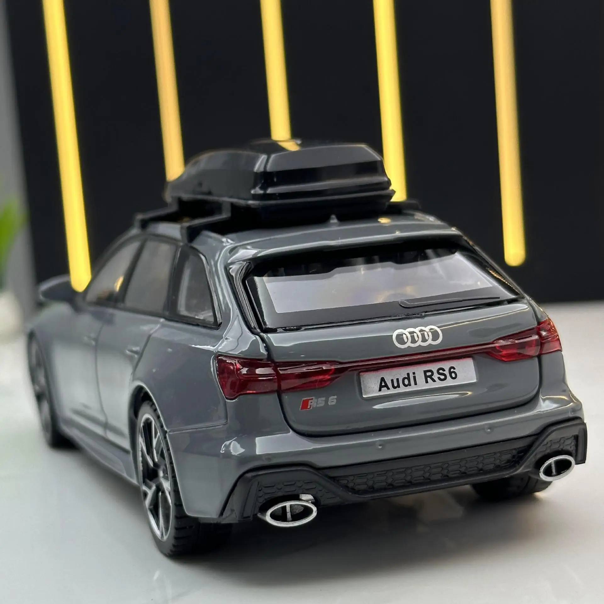 

1:32 alloy travel car model RS6 sliding music toy tabletop ornament children's gift collection