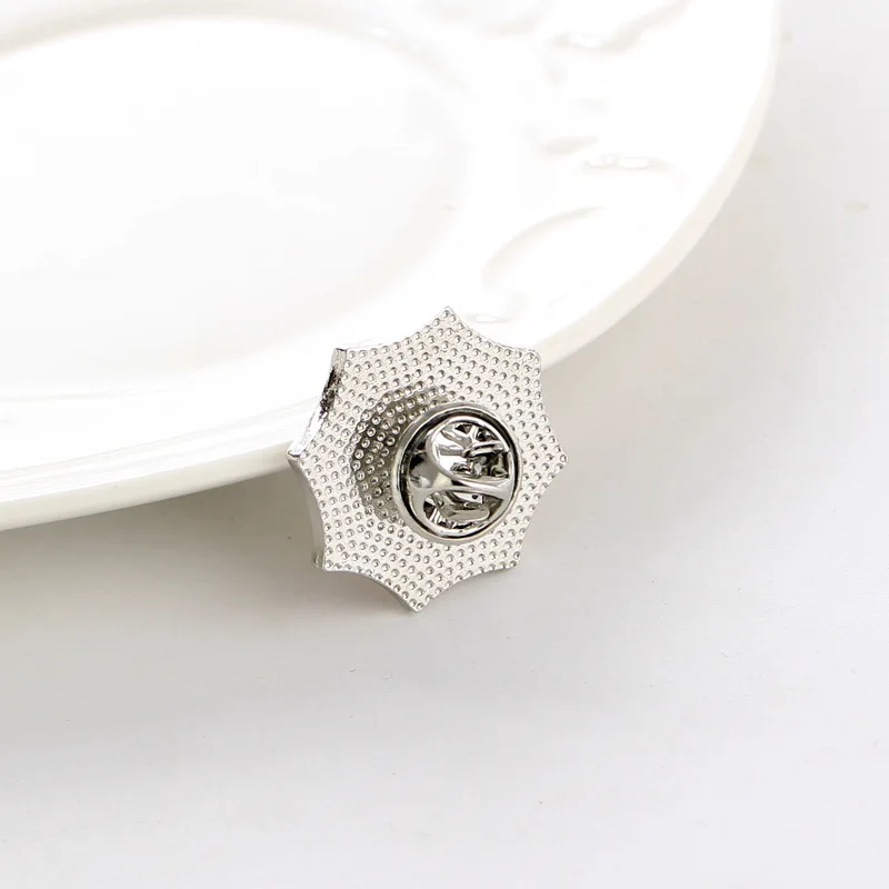 Umbrella Corperation Badge Metal Enamel Symbol Pin Brooch for Women Men Clothes Collar Trendy Fashion Insignia Wholesale