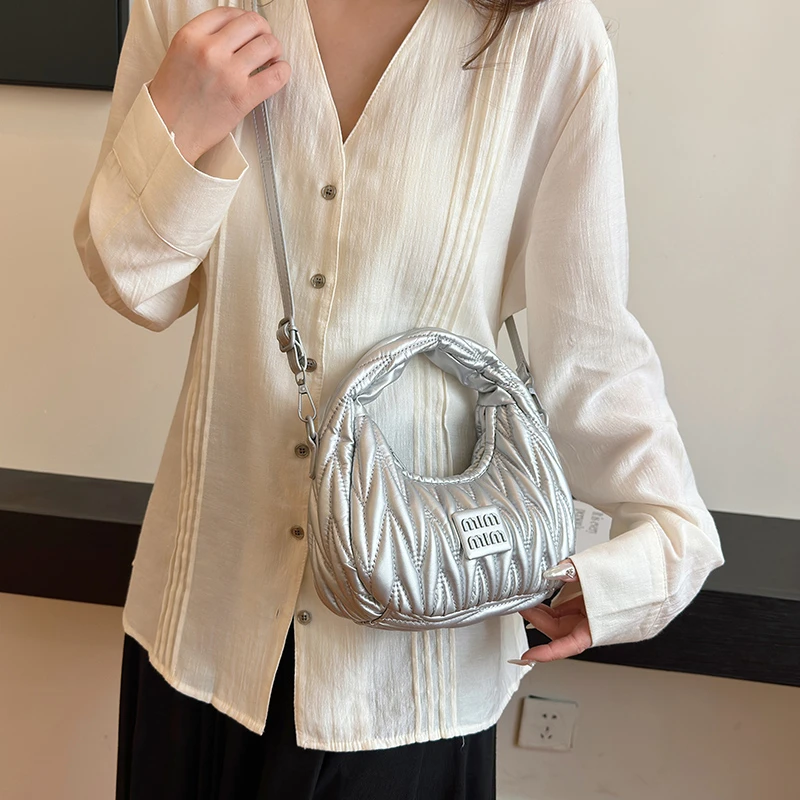 

Best Vintage Leather Clutch Bag For Superstar Show With Simple Elegant Style And High-End Craftsmanship