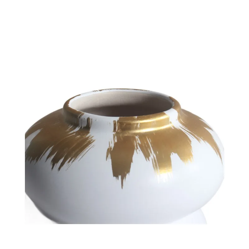 Nordic white pigment embryo ceramic vase, decorative vegetarian vase