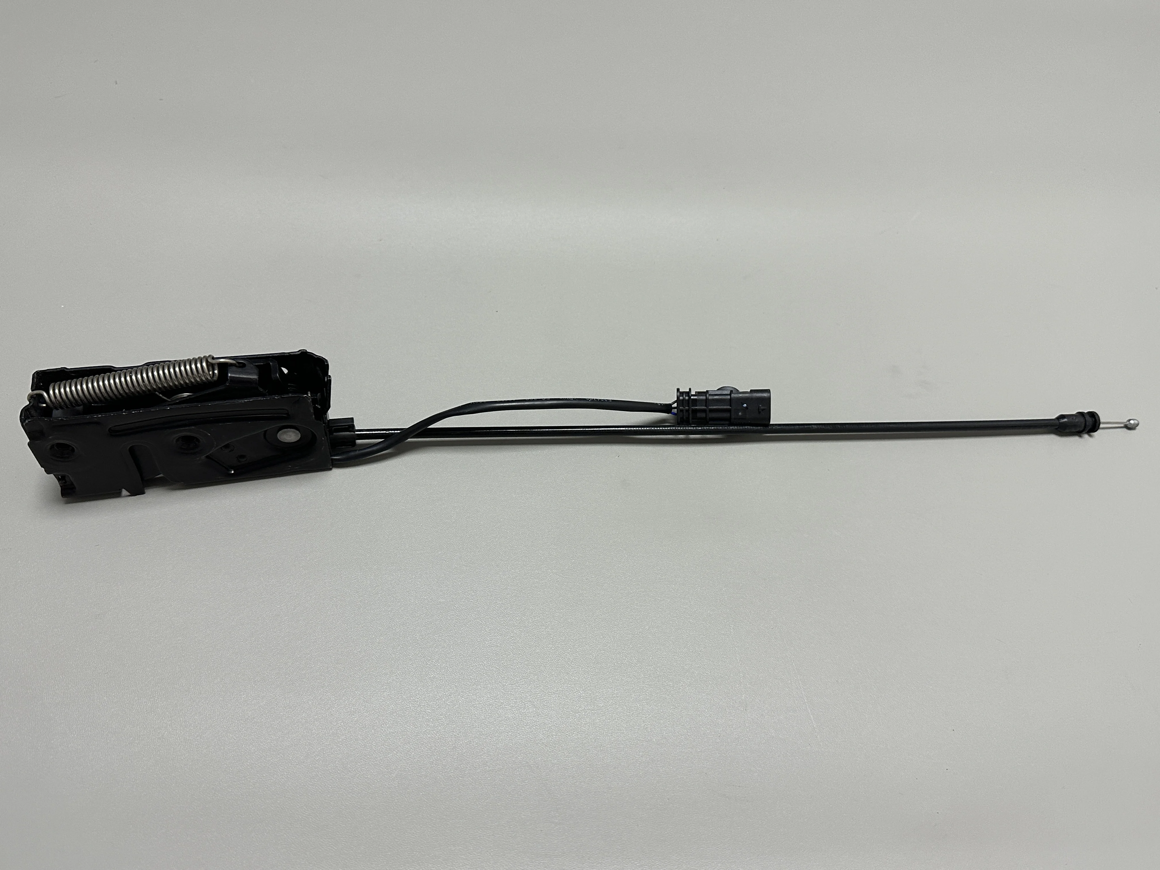 32226108 32405275 Car Accessories Body System Hood Lock Left For Volvo XC60 (18-)