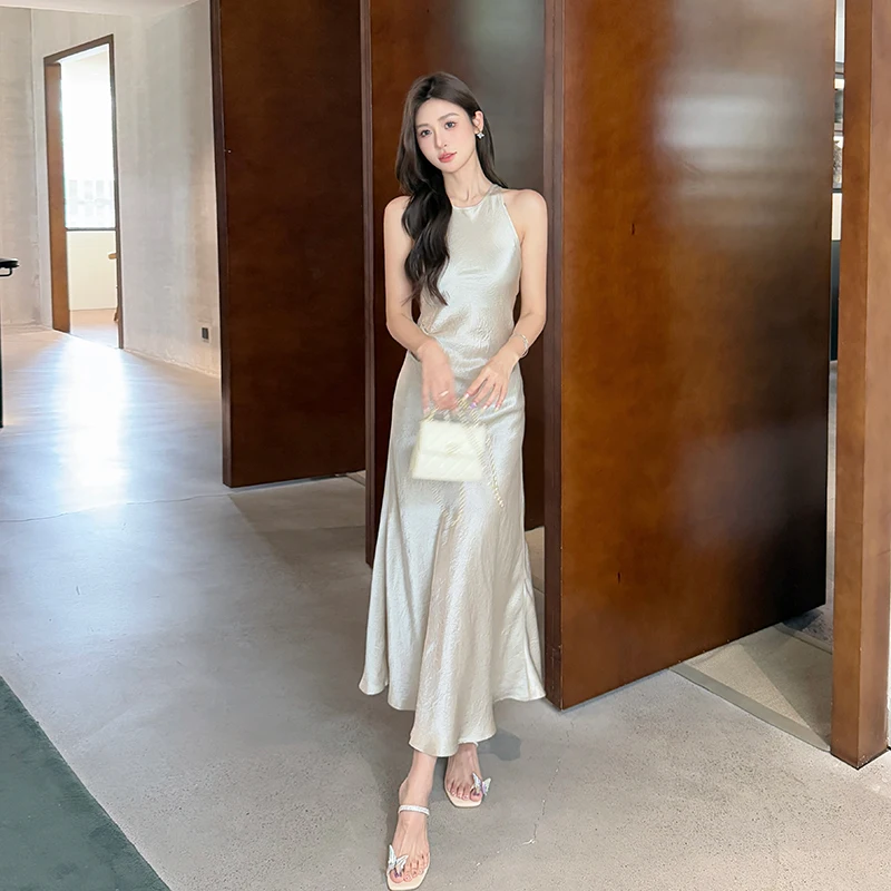 Fashion Delicate Glossy Acetate Satin Sleeveless Halter-Neck Folded Slim Long Dress Party Club