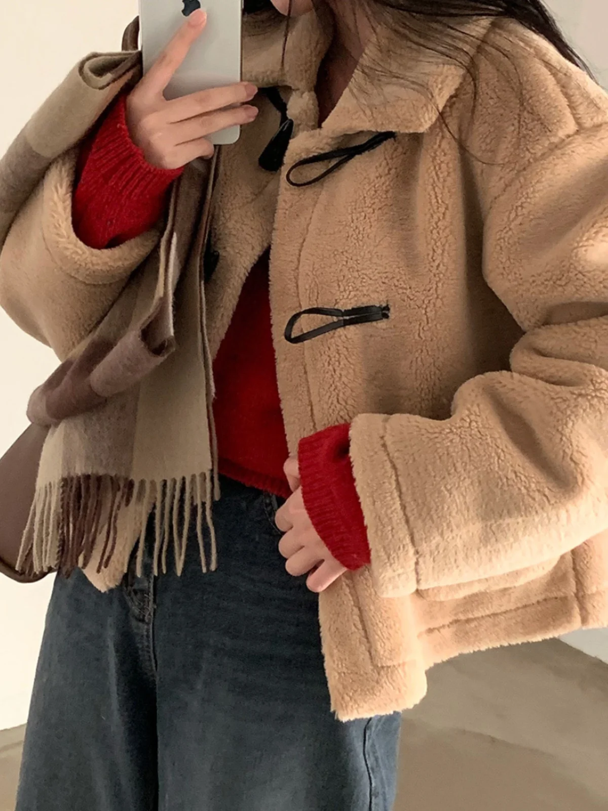 푹신한 짧은 양털 벨벳 재킷 여성용 겨울 게으른 따뜻한 털 통합 루즈 코튼 의류 버튼 디자인 캐주얼 스타일