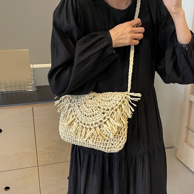 Flap Female Retro Daily Envelope  Crossbody Handbag Summer Beach Women Tassels Straw Rattan Weave Shoulder Bag