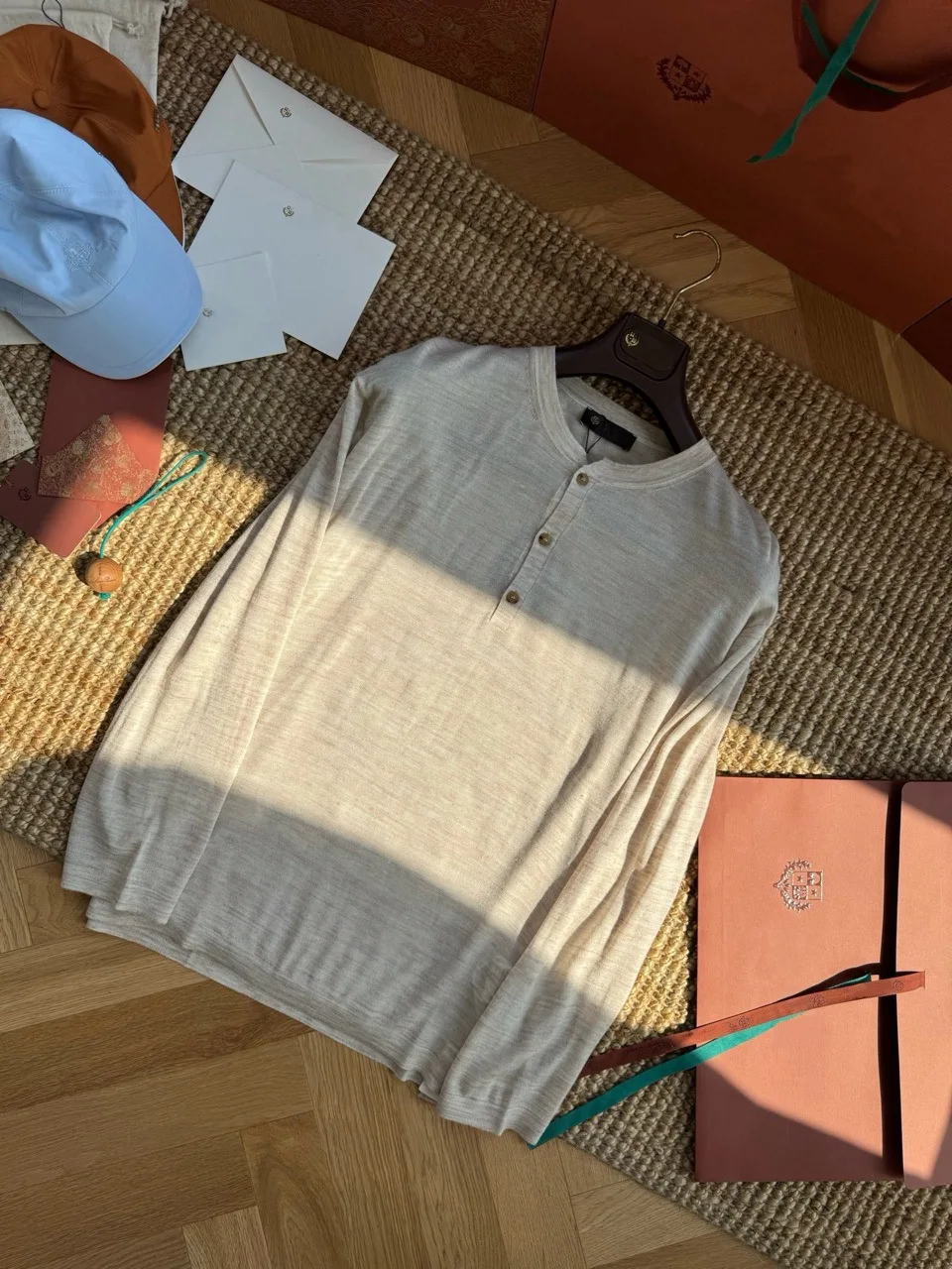 

Soft Smooth Silk Blend Knitwear Men's High End Wool Silk Hoodie Lightweight Casual Comfortable Inner Wear for All