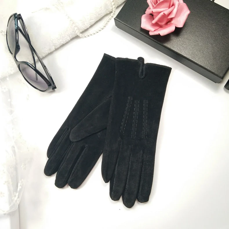 Women Gloves Winter 2024 Female Suede Warm Full Finger Gloves Lady Winter Outdoor Sport Driving Women Gloves Black Red