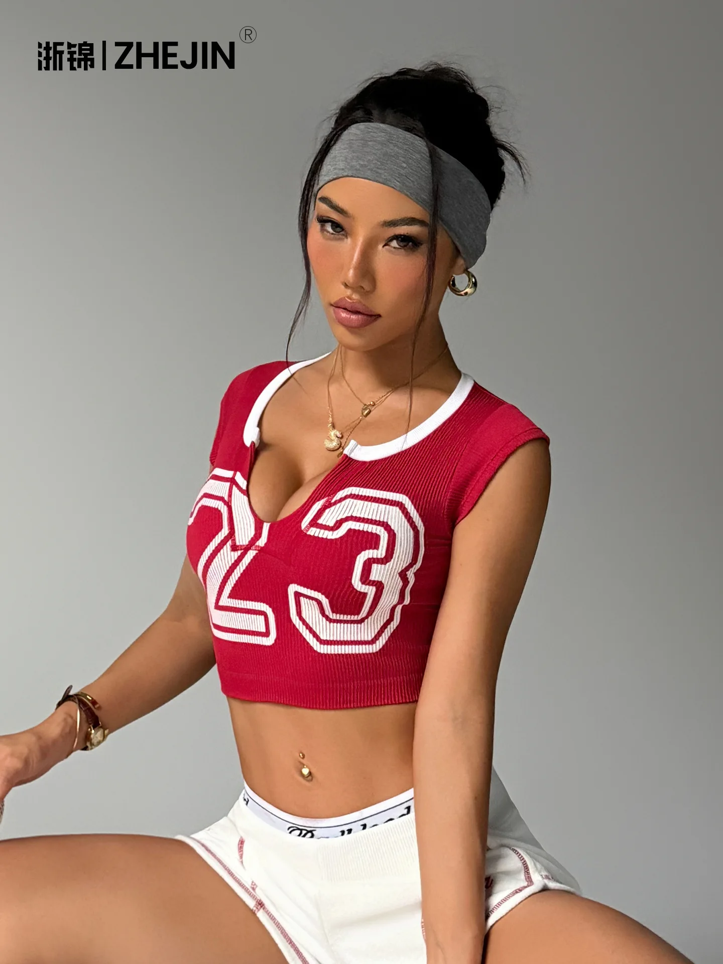 Новая бесшовная и модная верхняя одежда для йоги с короткими рукавами, повседневная и спортивная короткая одежда для фитнеса красного цвета.