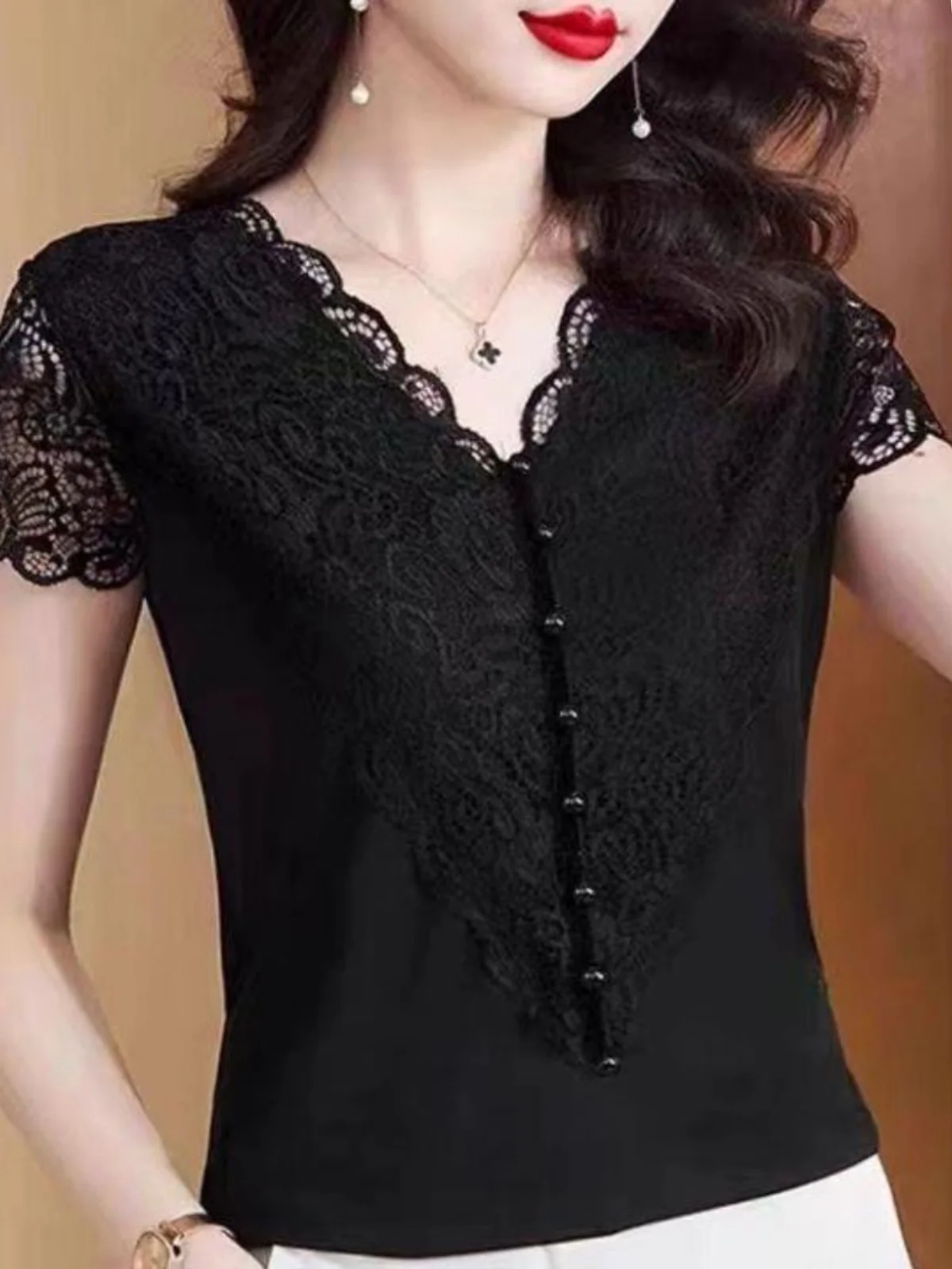 

Summer 2024 Angel Tail Short Sleeve Lace Base Shirt Women's Slimming Meat Covering Cotton Casual Style V-neck Regular Length