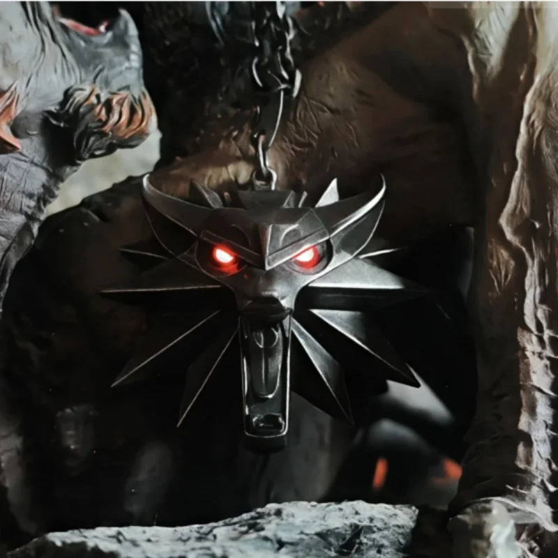 

In Stock Jinx Official Licensed Wolf Head Medal Necklace Light-Up Limited Edition Wooden Box Collection Decoration Model Toy