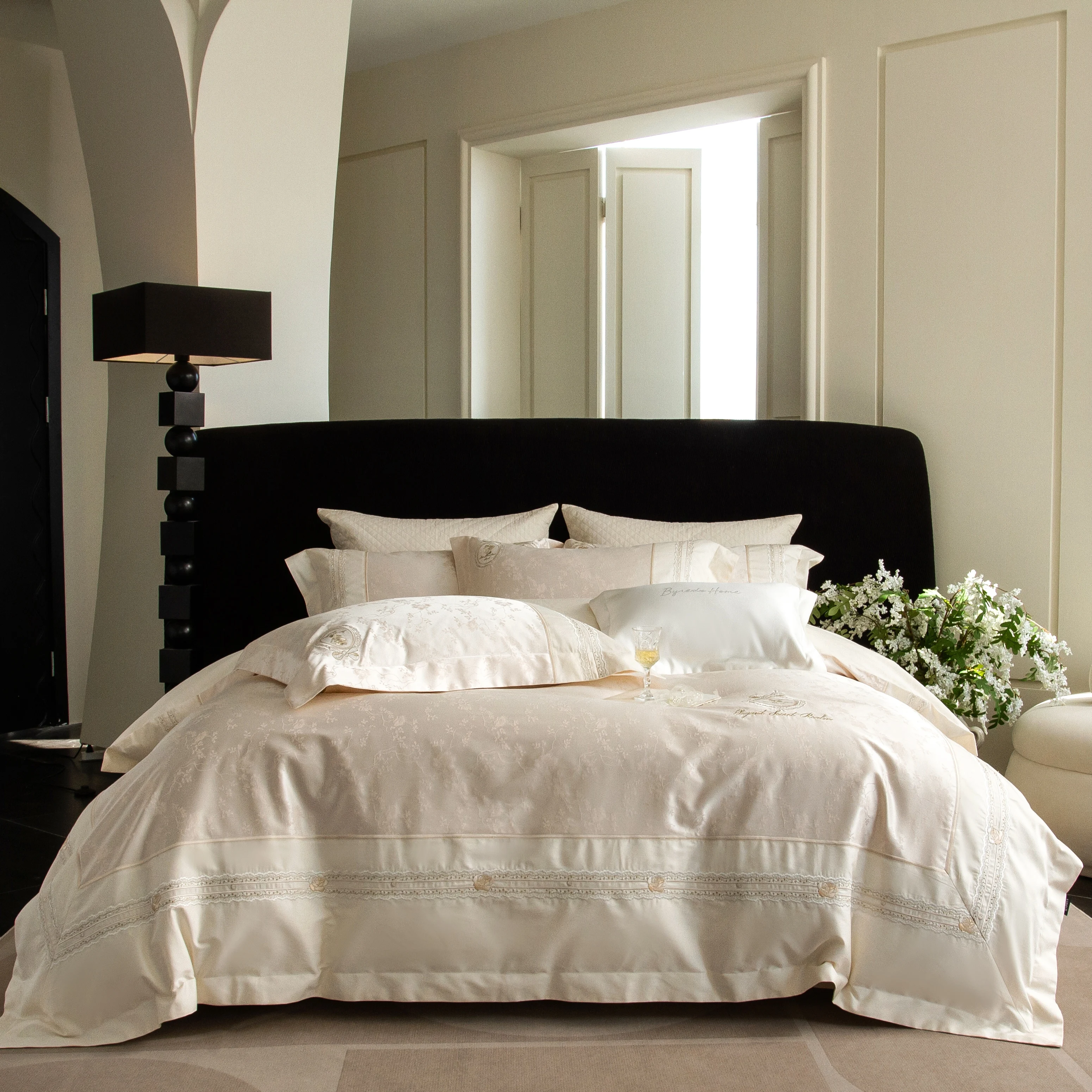 100% Cotton Bed Linen Bedding Set 4 Piece Duvet Cover Soft Breathable Lightweight  2 Pillowcases Queen
