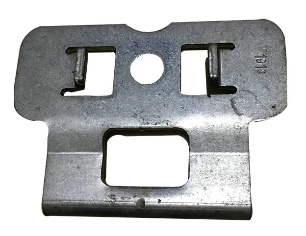 

82250927 Кронштейн замка панели Figzero для грузовика Renault