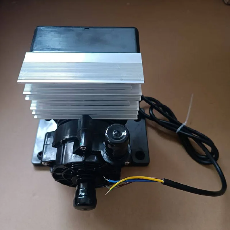 220V P700220T00 Brushless Water Pump Fiber Optic Handheld Welding Chiller Head 40 Meters Flow Rate 38 Liters