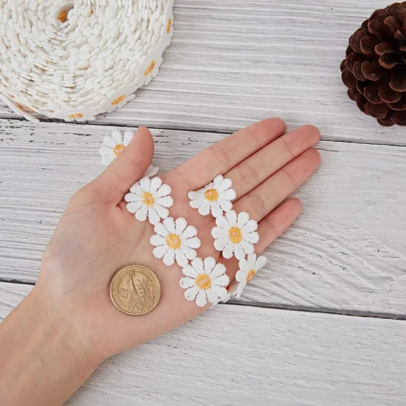 1 Roll 7 Yards Lace Daisy Flower Edging Trim Ribbon 1 inch Wide Polyester Flower Ribbon Appliques with Plastic Spool Sewing