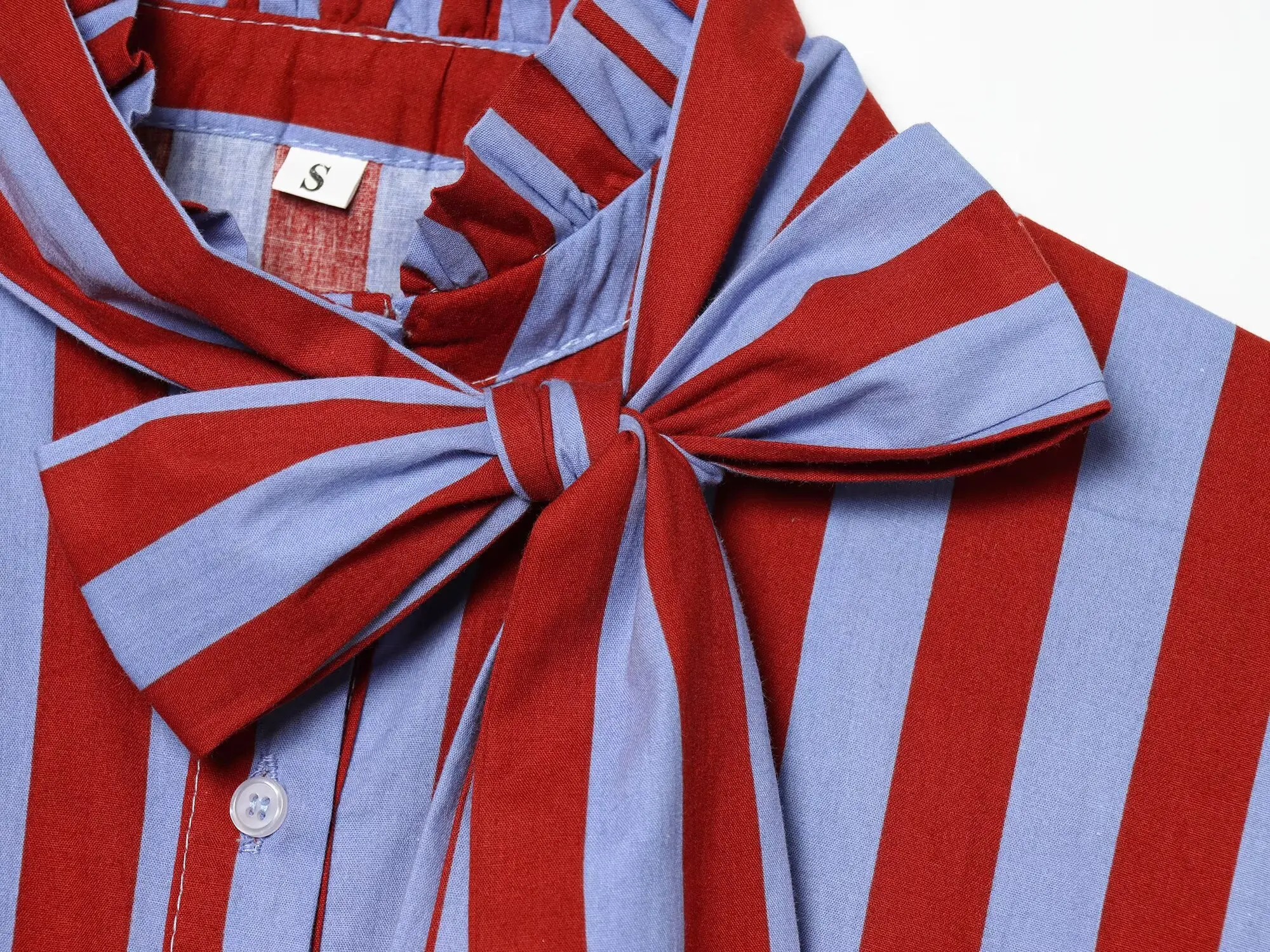 HH Damen Sommer Gestreifte Bluse mit Schleife, Rüschenkragen, Ärmellos, Knopfleiste, Peplum-Top im Preppy-Stil, Lässig für Abschlussfeier und Urlaub – Detail 6
