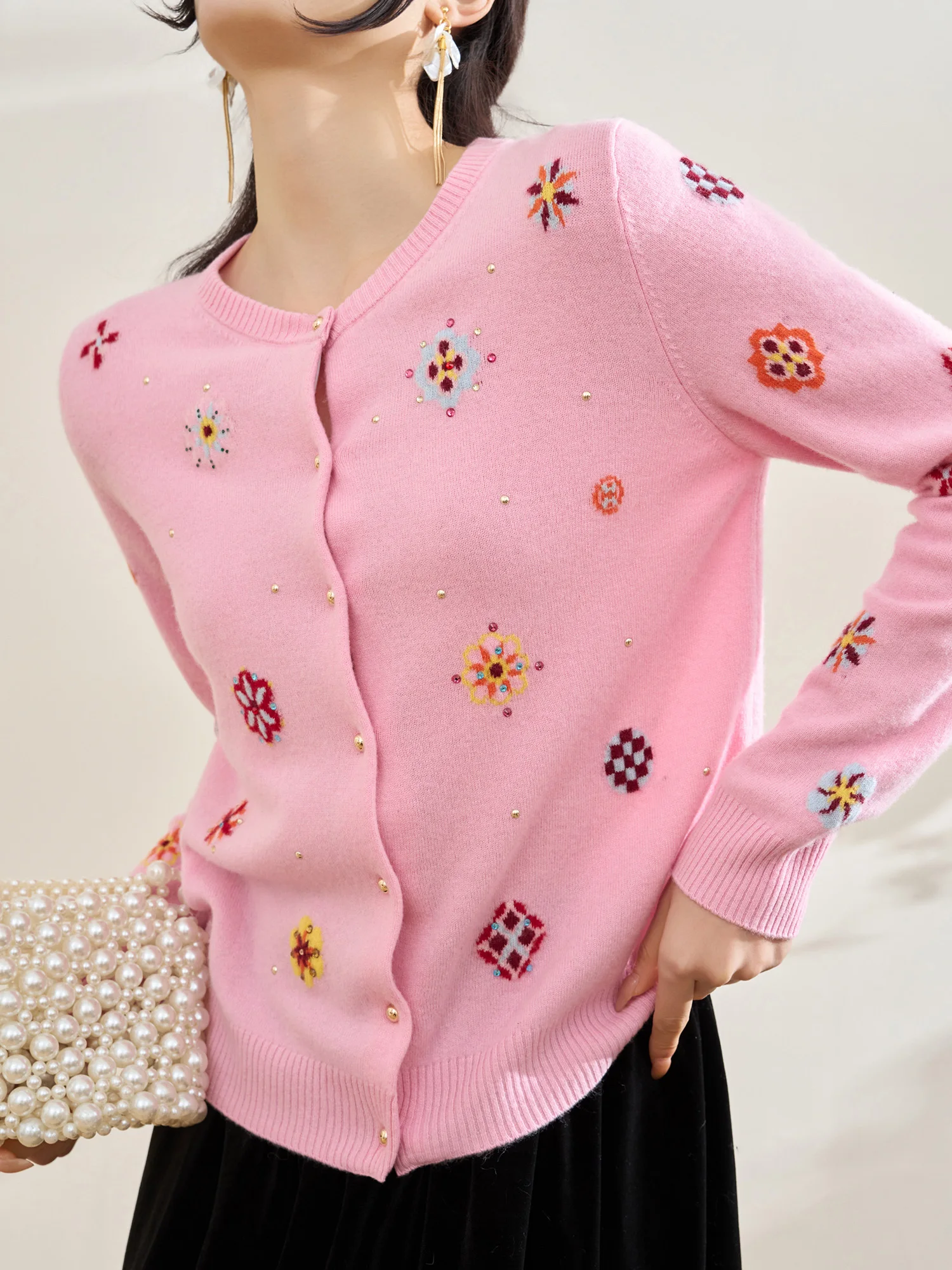 

Женская трикотажная базовая футболка Flowing Era с круглым вырезом, без вышивки, со стразами, для повседневной носки, удобная, из полиэфирного волокна