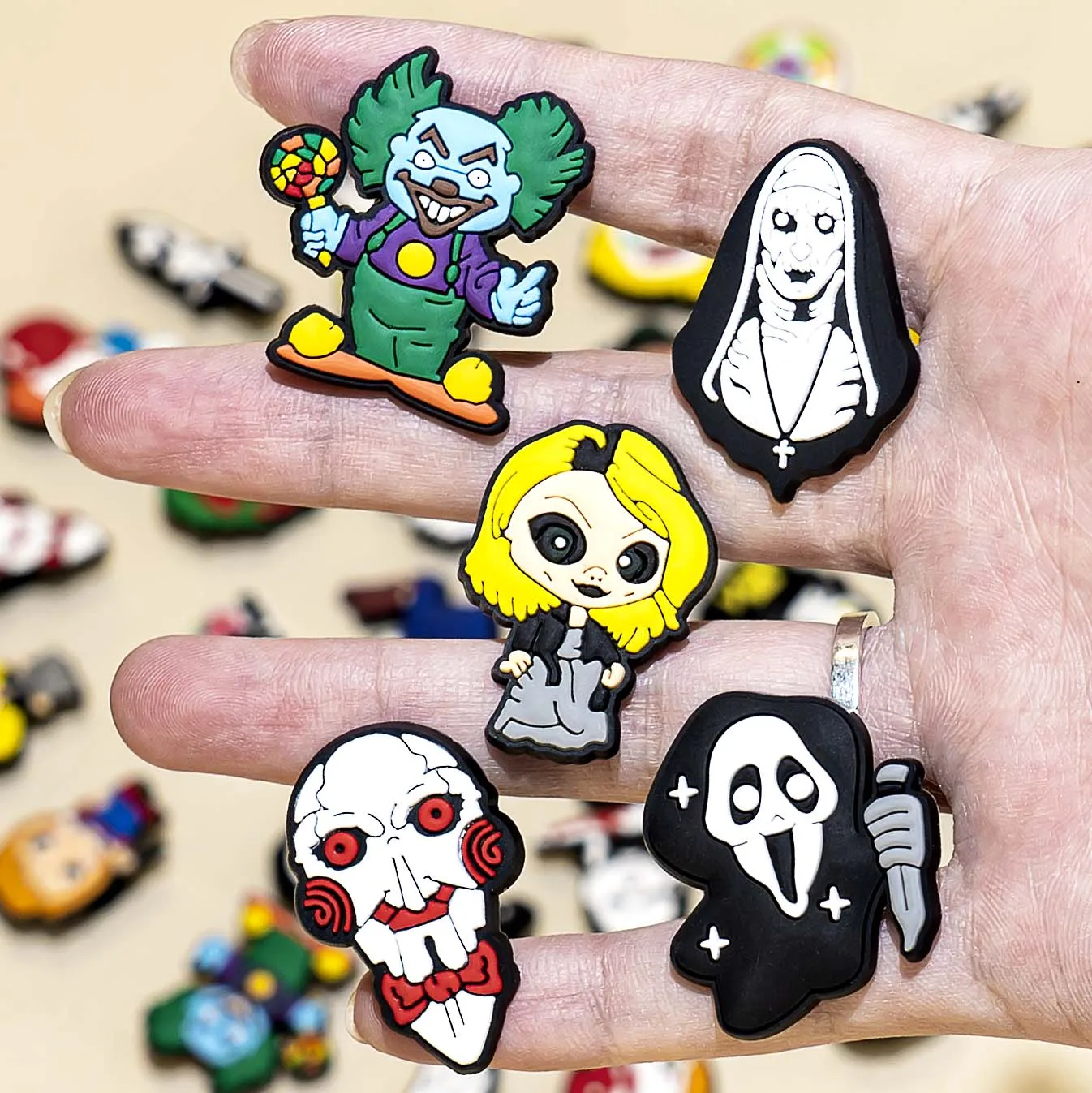 Random Horror Movies PVC Shoe Charms for Women Men Vintage Shoe Decorations Pins for Kids Favor Gifts Clog Buckles Wristbands