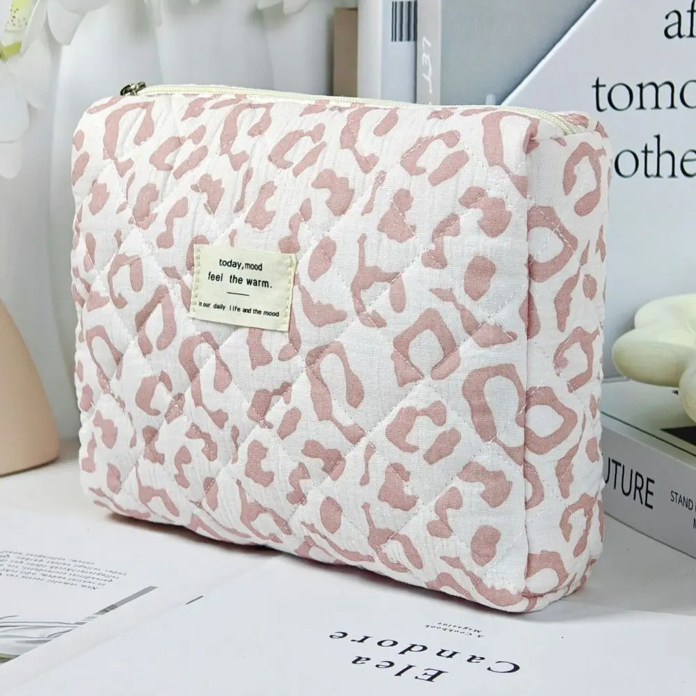 Quilted Cotton Handheld Makeup Bag Leopard Print Large Capacity Toiletry Bag Zipper Closure Portable Cosmetic Storage Organizer