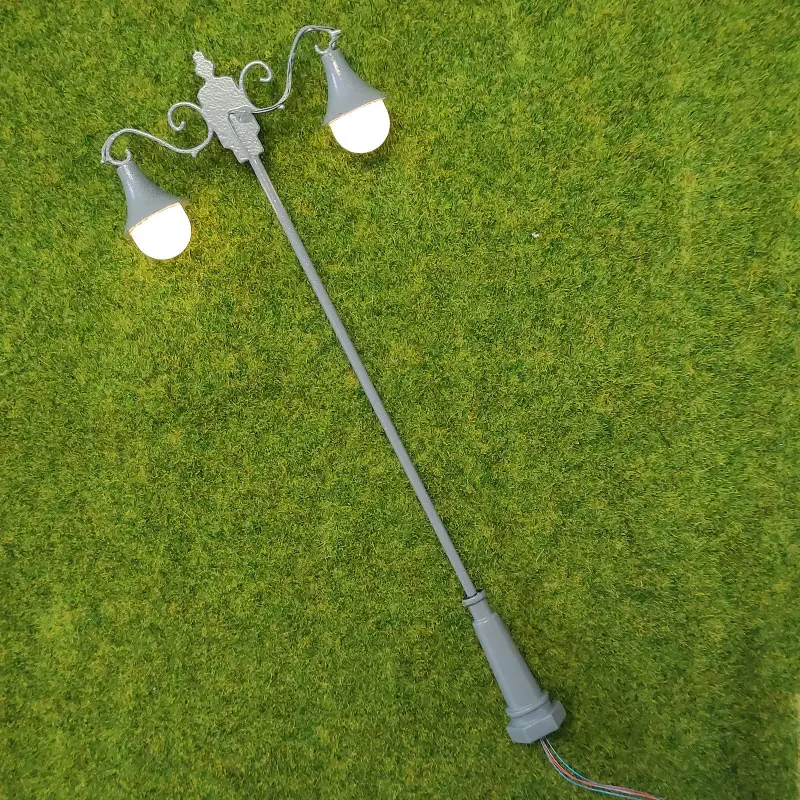 2pcs 1:50 Street Lamp Model 2 Head Street Light Model Park Lamppost High Light Led for Doll House Railway Train Layout Material