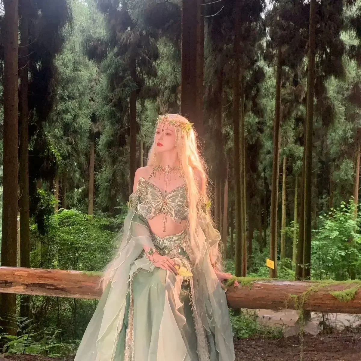 2025 Abito tradizionale Hanfu femminile sfumato occidentale Cospaly squisito ricamo elfo farfalla ragazza abito da principessa