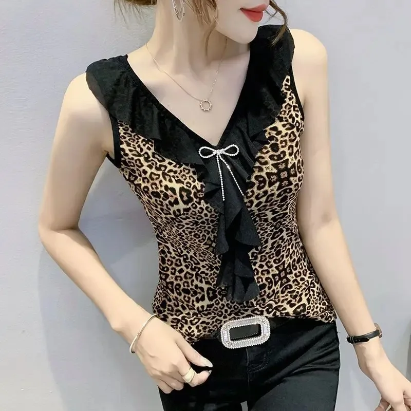

Elegant Lace Halter Tank Top for Women with Ruffled Hem and Leopard Print