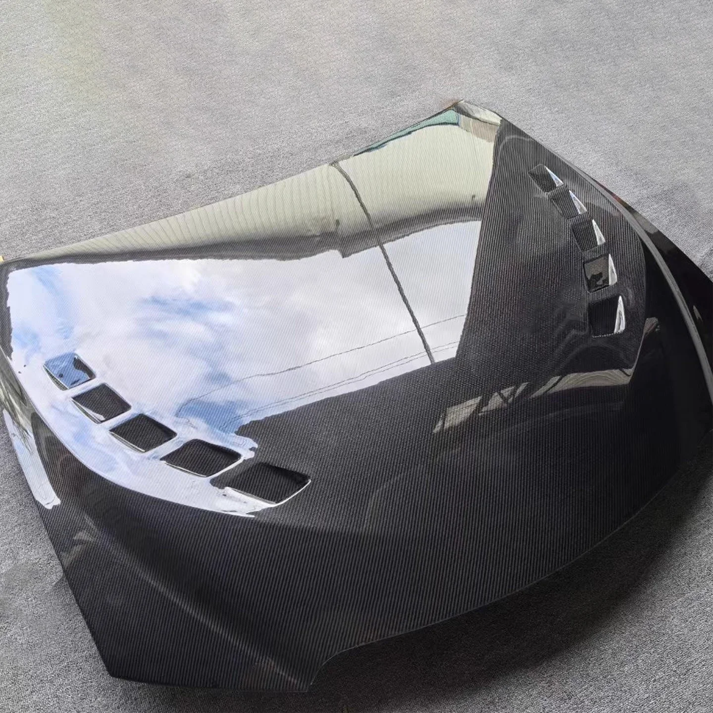 

Крышка двигателя из углеродного волокна, легкий капот для Lexus is300 is350 is500 2022, модифицированный новый стиль, автомобильный капот