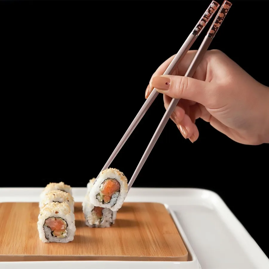 عيدان تناول الطعام قابلة لإعادة الاستخدام آمنة للاستخدام في غسالة الأطباق AYFDISHS 5 أزواج 9.56 بوصة خفيفة الوزن من الألياف الزجاجية قطع ساكورا اليابانية الصينية