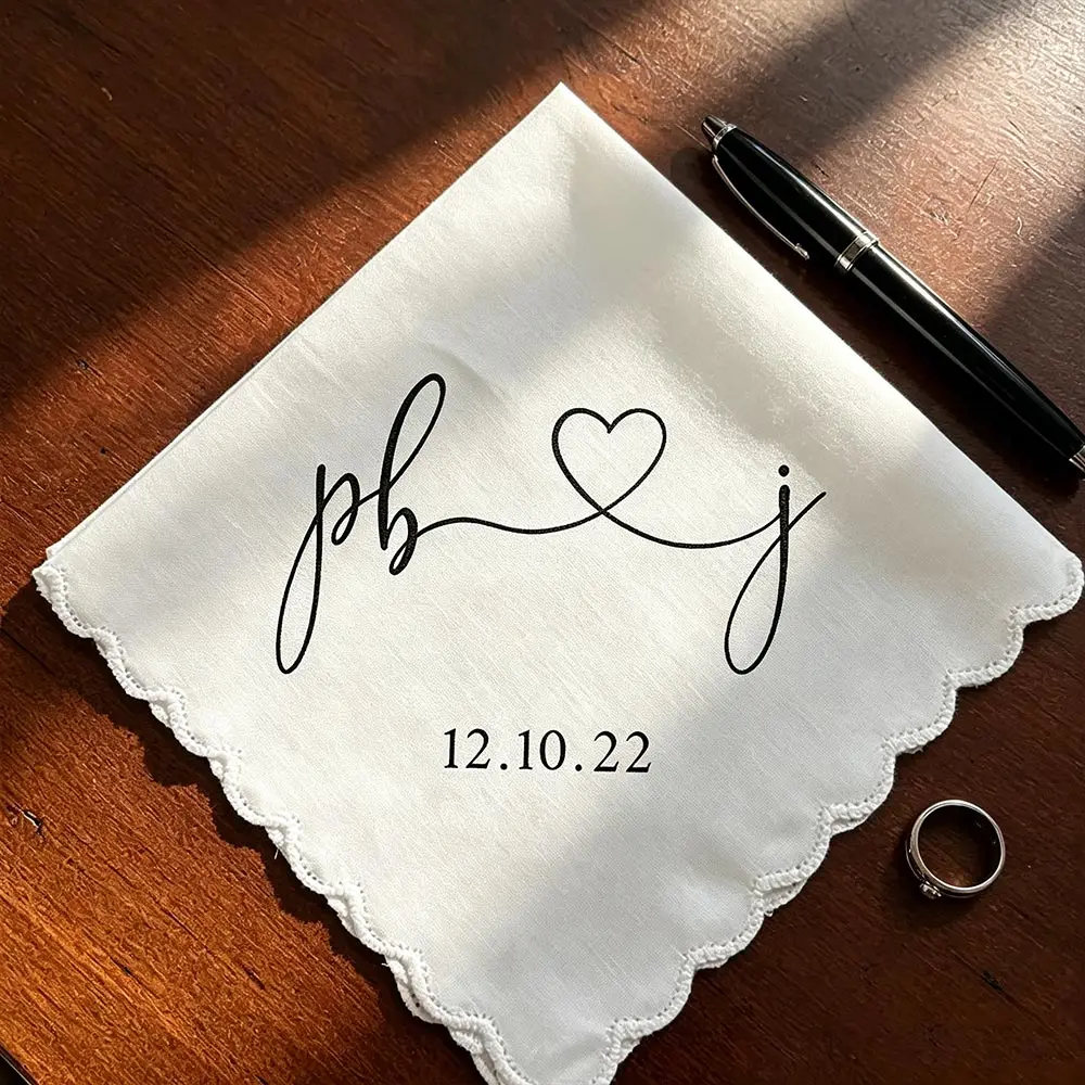 Personalized Bride and Groom Handkerchiefs - Customized Wedding Gifts, Engagement Souvenirs, Bridal Showers, Bachelor Parties, and Honeymoon Gifts for Parents or Partners - Polymer Material, Fitted Design, Handkerchiefs