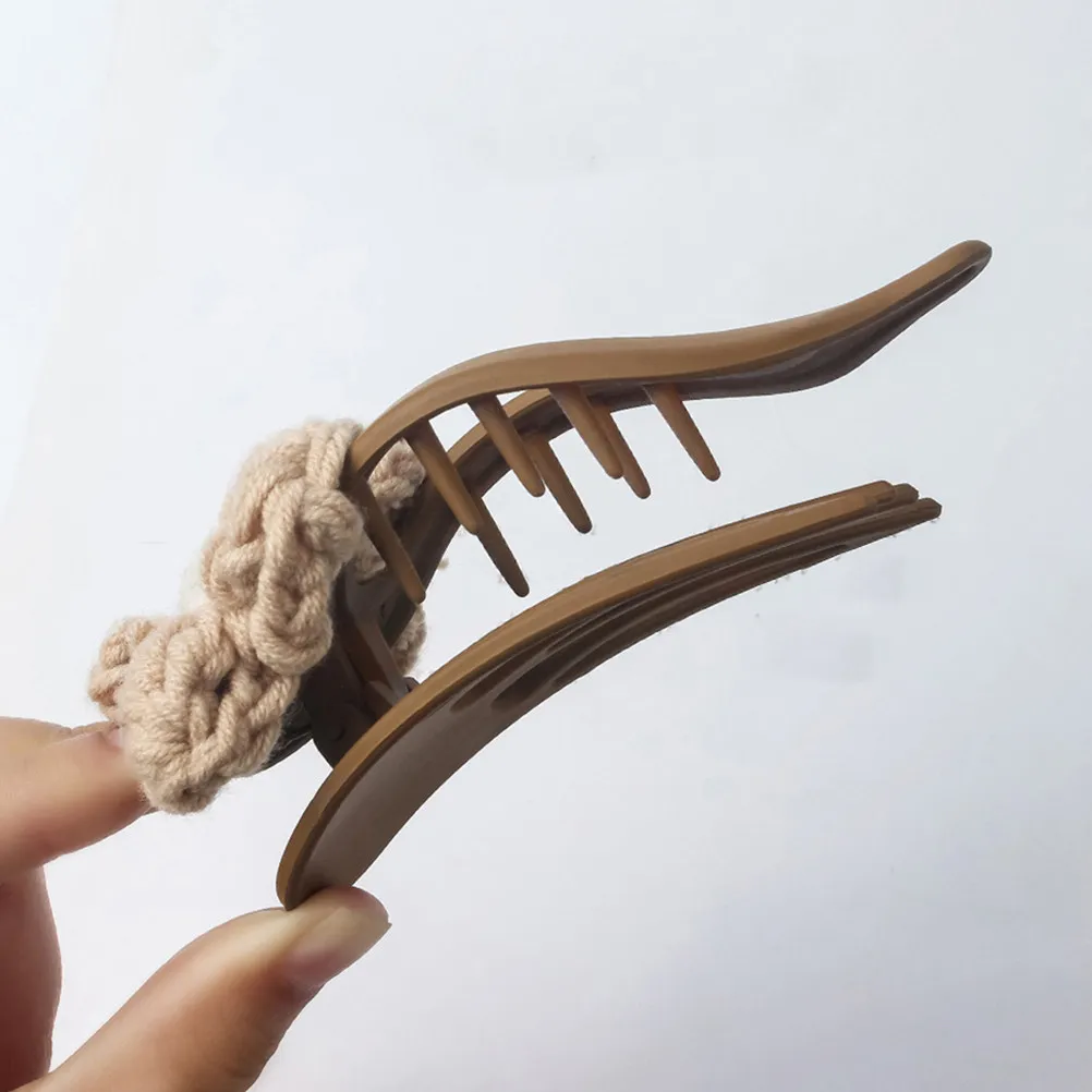 Crochet Flower Hair Claw Clip for Women Soft Yarn Elegant Half-Up Hairstyle Accessory Secure Duckbill Grip Spring Floral