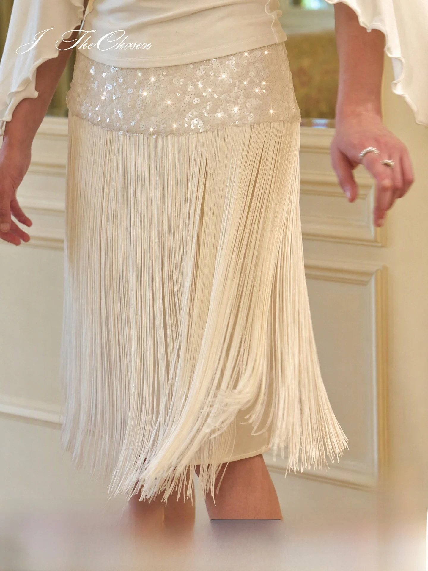 Elegant Silver White Sequin Splice Tassel Half Skirt with Flying Sleeve Knitted Base Shirt Ladies mid Waist Straight Tube Skirt