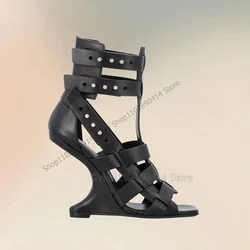 Sandálias de dedo aberto para mulheres, sapatos de cinta de tornozelo, salto estilo estranho, design preto oco, moda nova, 2023