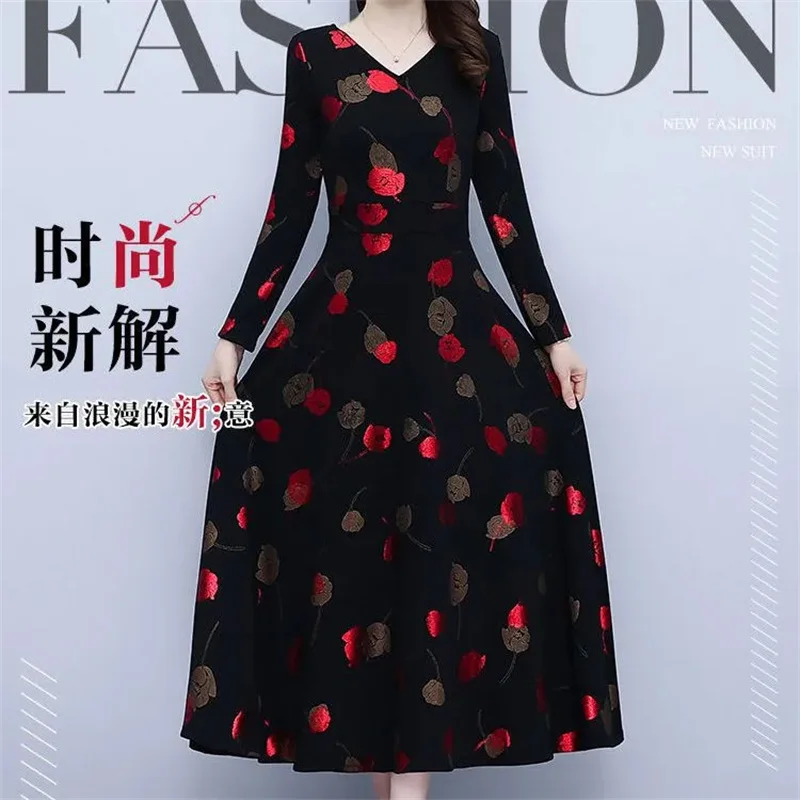 Printed Hot Stamping Dress New Spring And Autumn Long sleeved Slim Fit And Slimming Mom Fashion Print Dress Mother V-Neck Dress