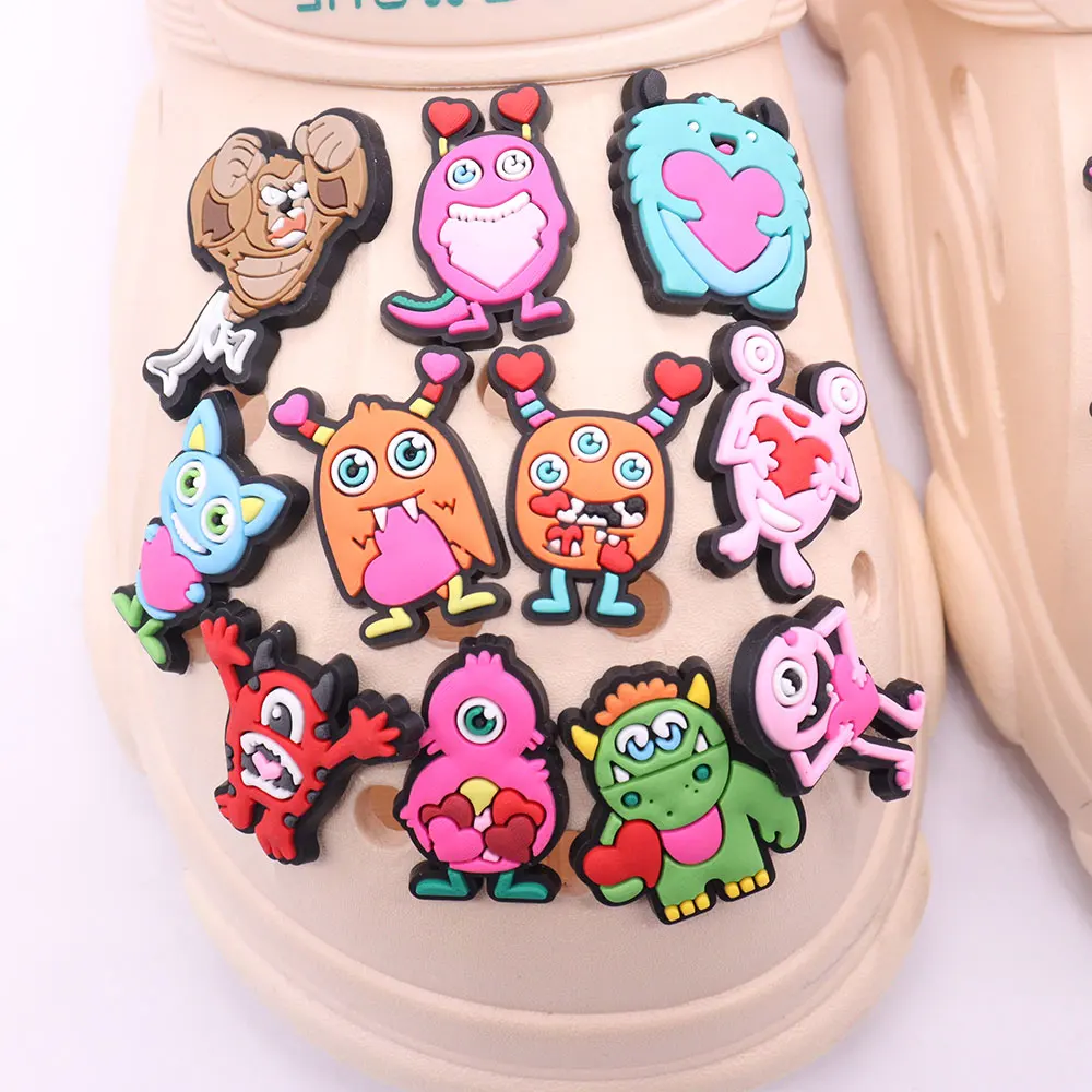 1pcs Cartoon Monster Eyes PVC Sandals Shoe Charms Kids Funny Accessories Garden Shoe Buckle Decorations Kid Holiday Present