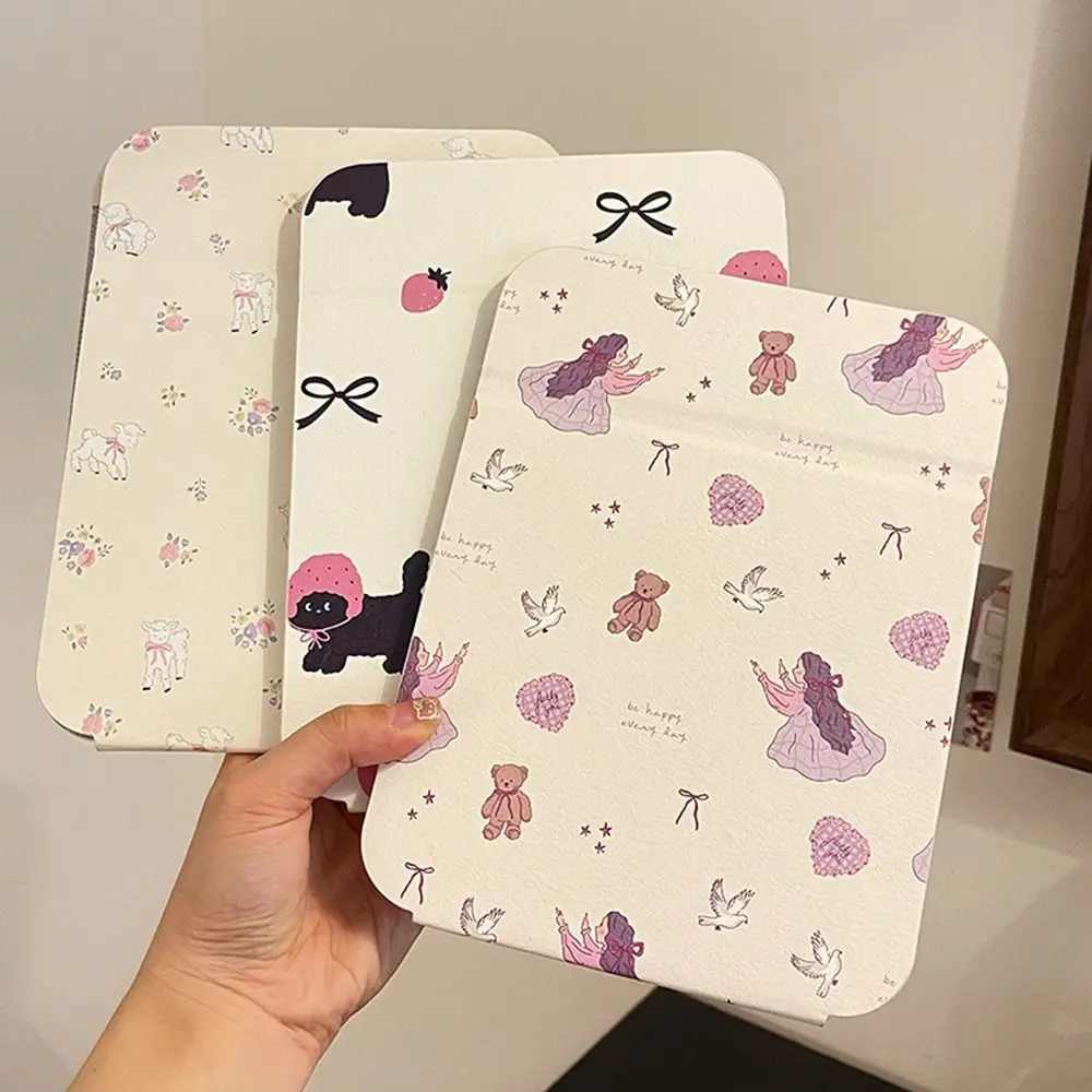 Simpatici mini specchi per il trucco Modello cartone animato Specchio portatile pieghevole Specchio per medicazione di bellezza HD su un solo lato per ragazze studentesse