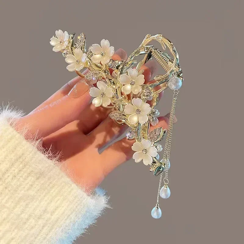 Pearl Flower Tassel Hair Claw for Women Cute Sweet Hair Clip Girls Fashion Elegance Headdress Korean Exquisite Hair Accessoires