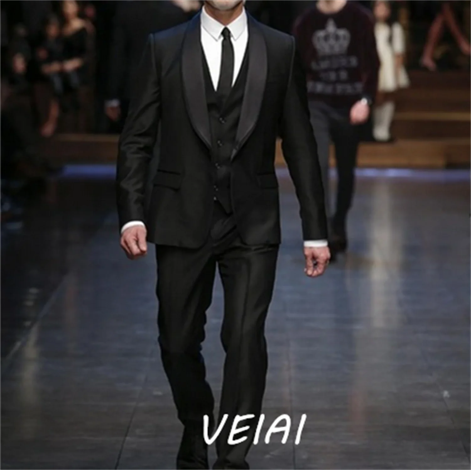 

CustomizedNew Arrival Shawl Collar Celebrity Party Tuxedos Suit For Men Custom Made Men's Wedding Prom Suit (Jacket+Pants+Vest+T