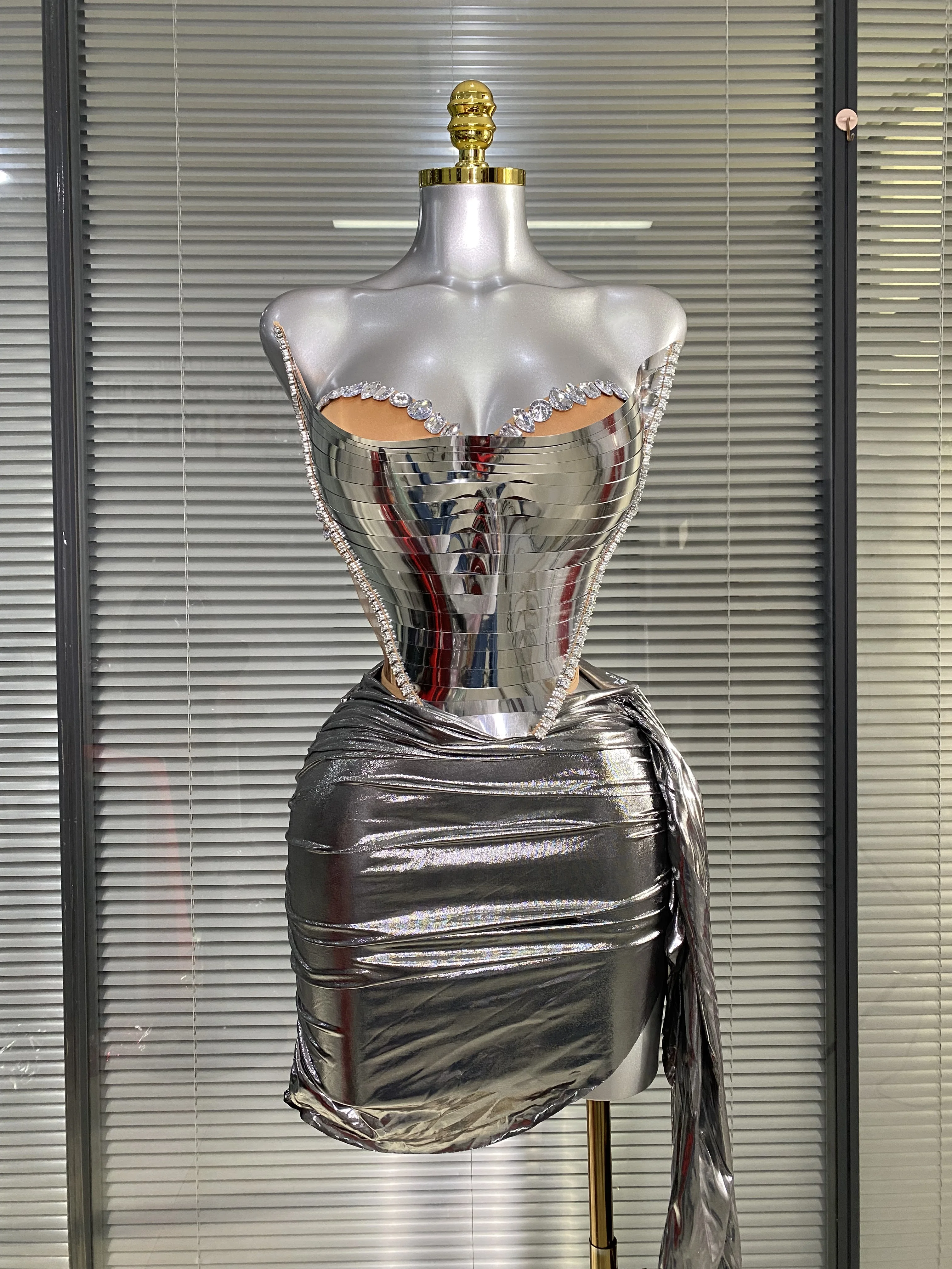 

3 Colors Women Sexy Y2K Gold Two Pieces Set Crystal Diamonds Night Club Sparkly Skirt Suits Singer Dancer Stage Costume