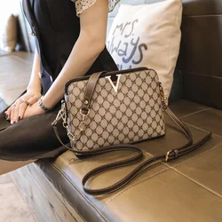 2024 Fashion Shoulder Bags Women's Bags New Print Shell Bags Niche Leisure Versatile Trend Commuter Crossbody Bags Handheld Bags