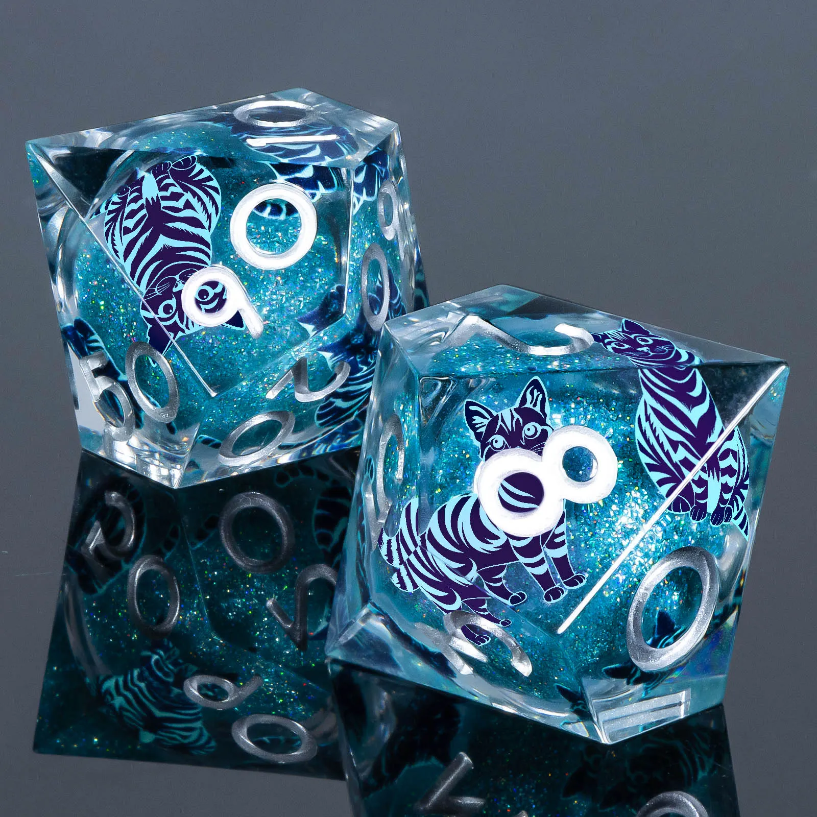 مجموعة نرد أساسي سائلة من Cat DND D&D، مجموعة نرد الزنزانة والتنين ذات الحافة الحادة، D وD لعب الأدوار D20 D12 D10 D8 D6 D4
