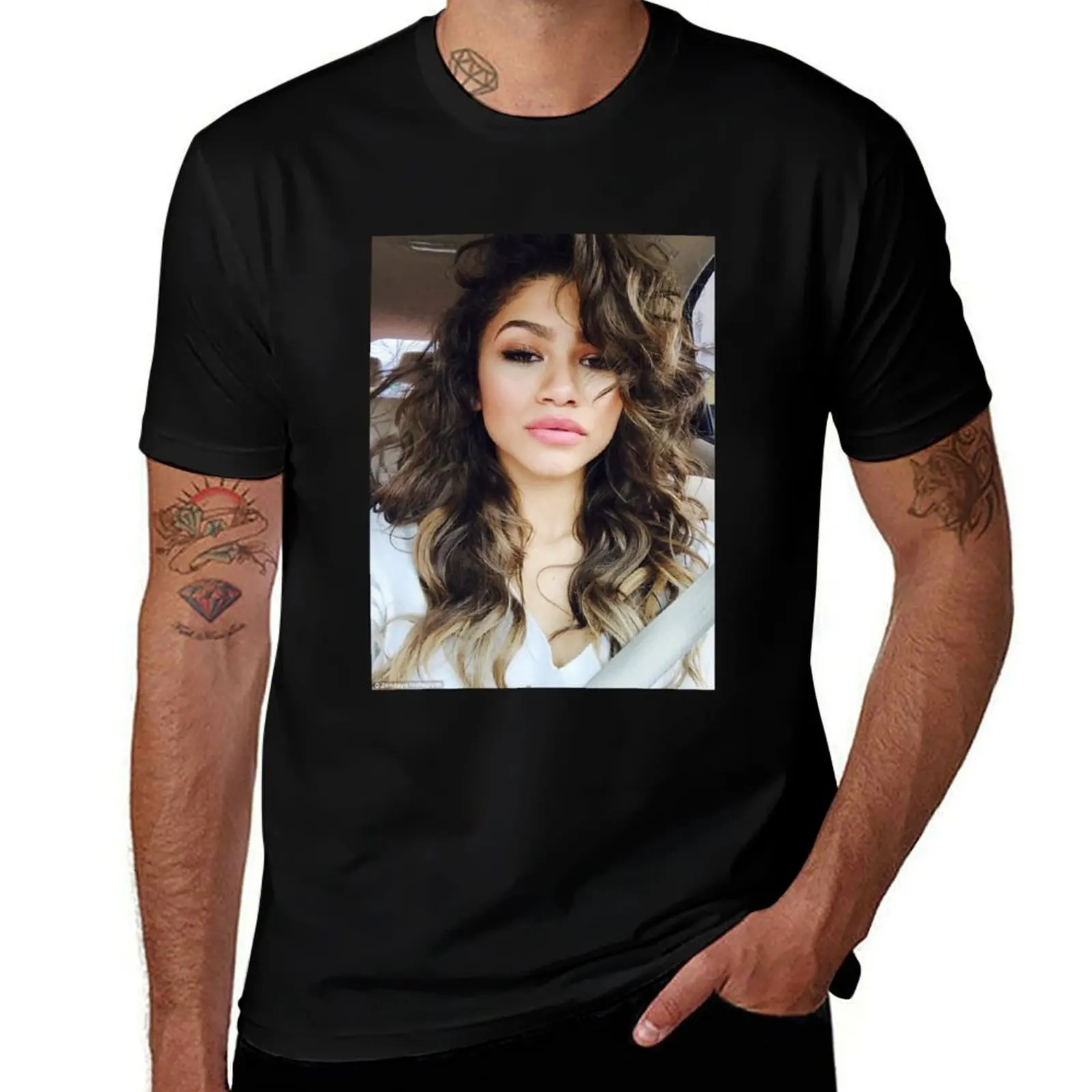 

ZENDAYA T-Shirt Simple Solid Color Crew Neck Tee