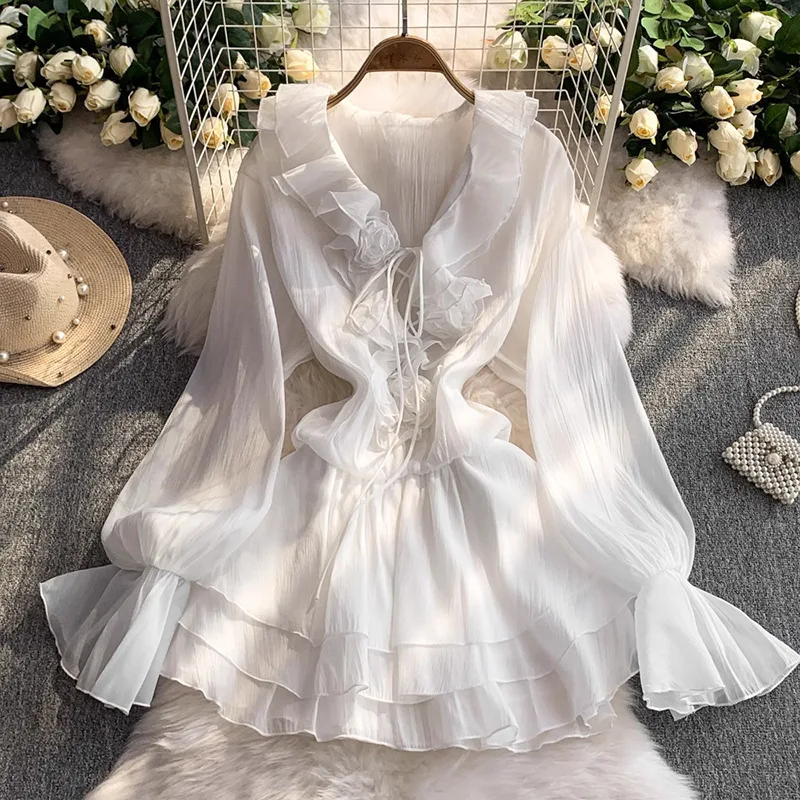 Robe courte à volants de Style français, Mini robe élégante à lacets, motif Floral 3D, décolleté en v profond, robe féerique, manches évasées, rose pour femmes
