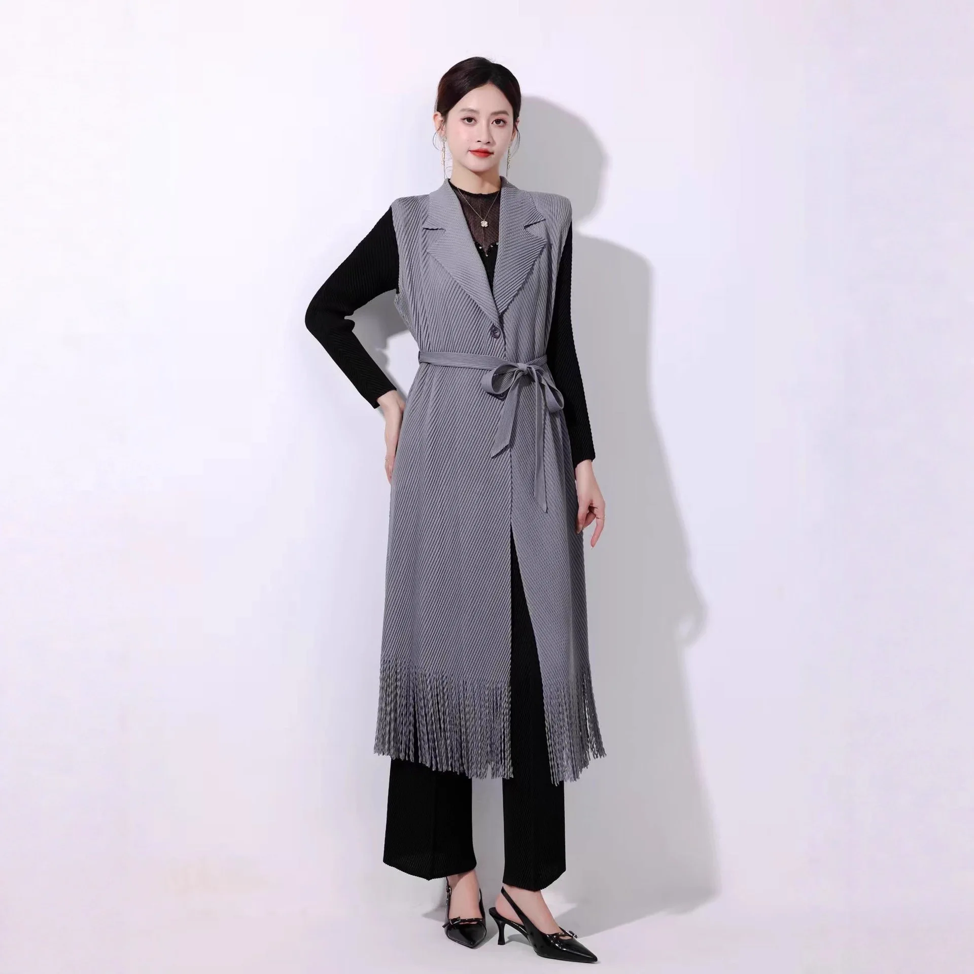 

Miyake Fold 2025 Medium To Long Vest Women's Loose, Simple, Versatile Waist Collection, Tassel Style Top for Autumn Wearing