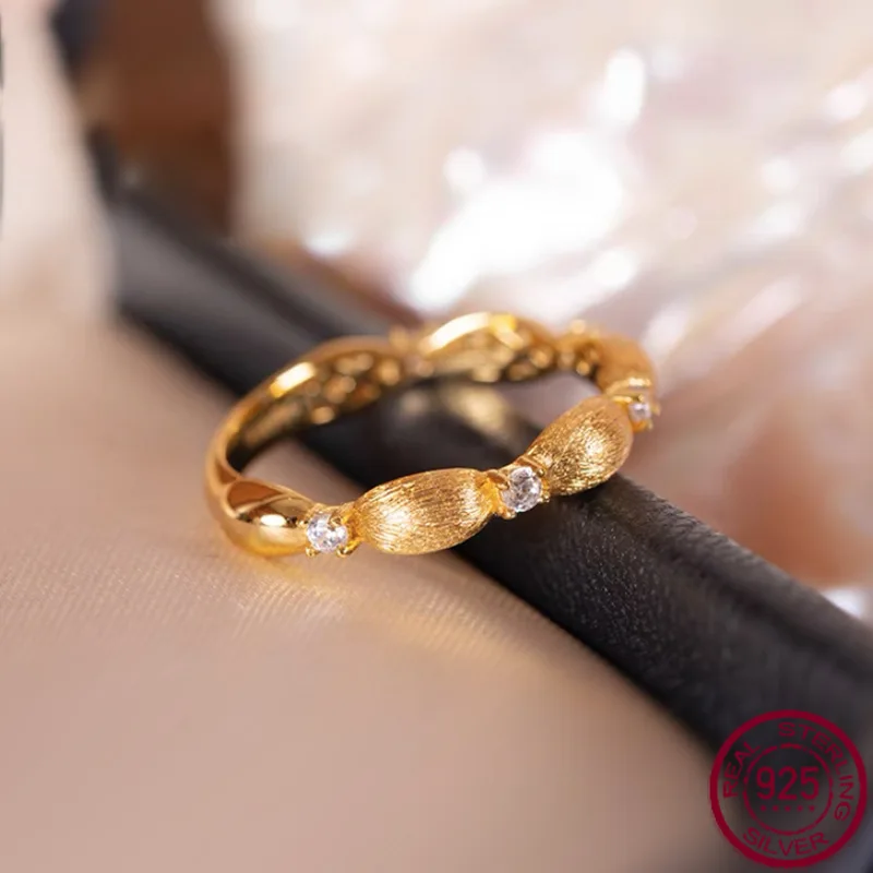 

Новые ювелирные изделия, матовое итальянское мастерство, серебро S925, позолоченное подарочное шелковое универсальное женское обручальное кольцо, модное