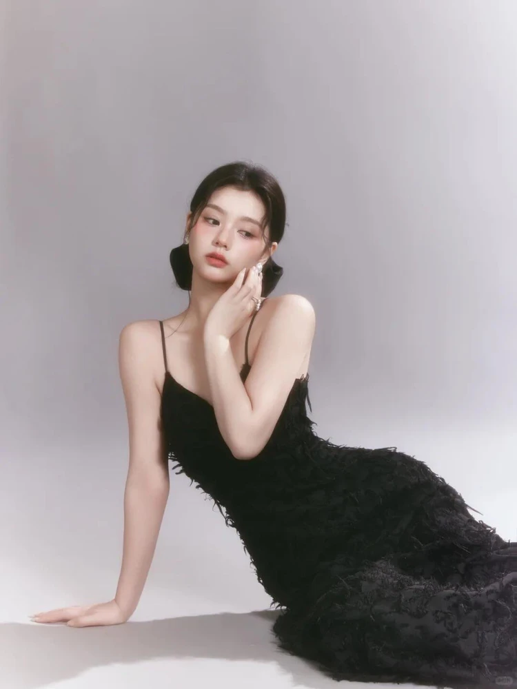 

Новый черный костюм для портретной фотосъемки в корейском стиле 2026 года: модная женская одежда для создания образа богатой девушки в стиле журнальных обложек