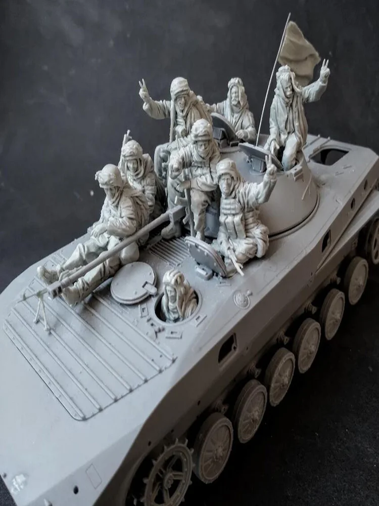 

Resin soldier 1/35 ancient Riders with Crew 8 man Model Unassambled Unpainted Figure Building Kit
