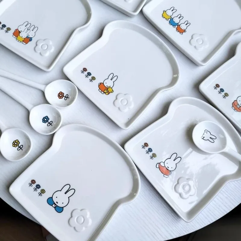 New Kawaii Miffy Cute Cartoon Japanese Hand-painted Miffy Simple Ceramic Bread Plate Serving Plate Dipping Dish Children's Gift