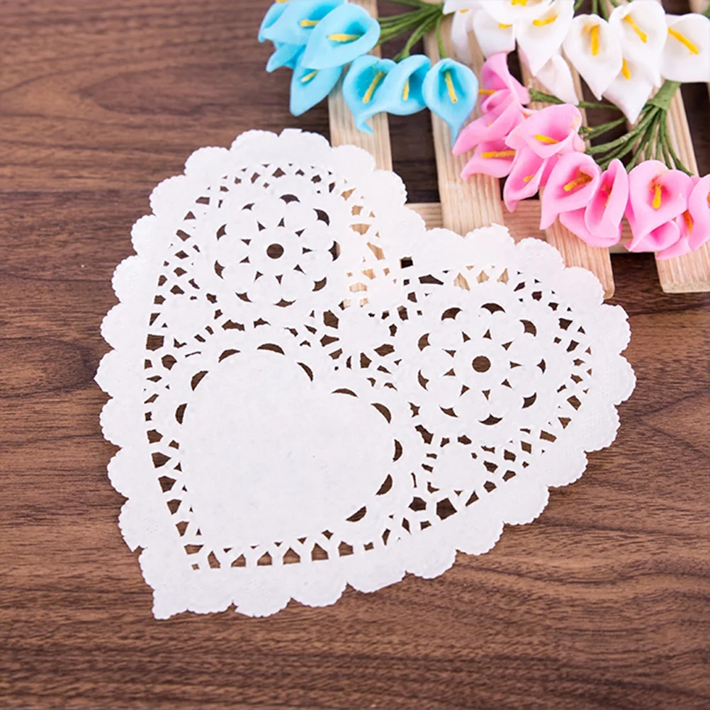 200PCS 55 Inch Oil-Absorbing Lace Doilies Heart Shape Cake Dessert Liner Hollow Packaging Paper Pad for Party