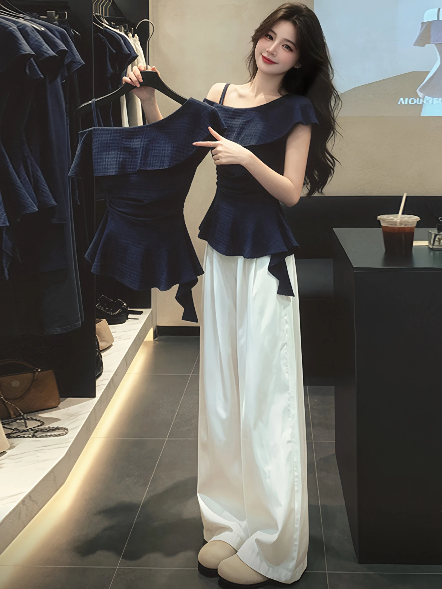 

Elegant Slimming Plaid Off-Shoulder Blouse Women's Summer New Style Waist-Cinching Fashionable Top High-End Feel Lightweight